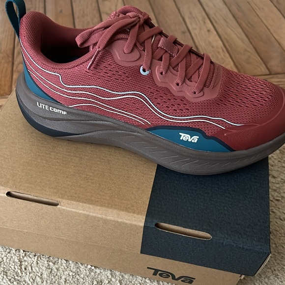 Teva Women's Trailwinder hiking Low-Top Platform Sneakers - Picture 1 of 11